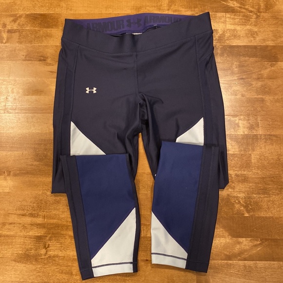 Women’s Under Armour Crop Leggings - Picture 3 of 5